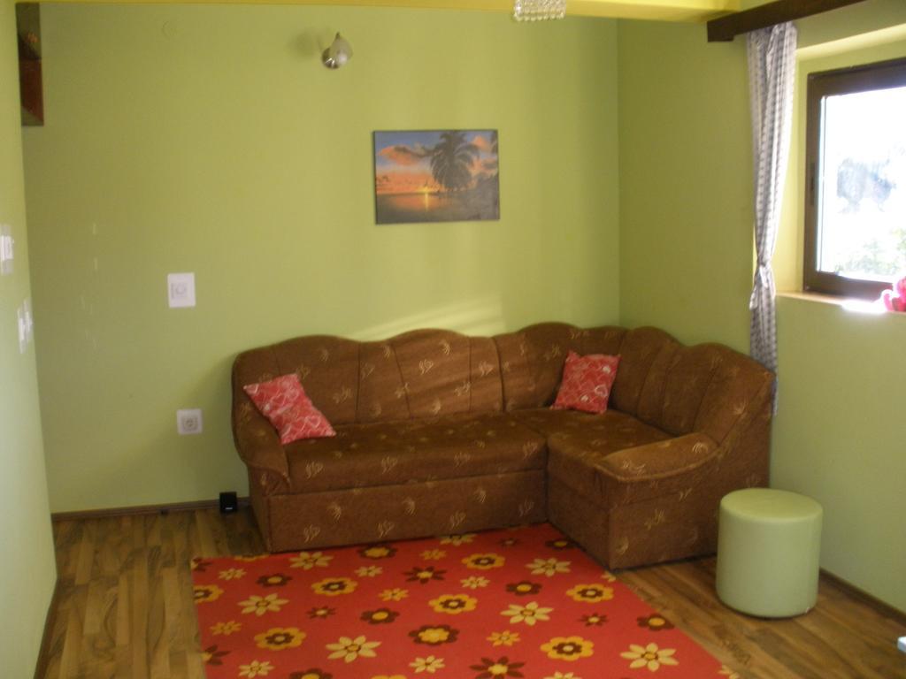 Apartments Leo Janjina Bilik gambar