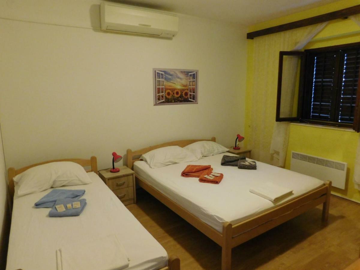 Apartments Leo Janjina Luaran gambar