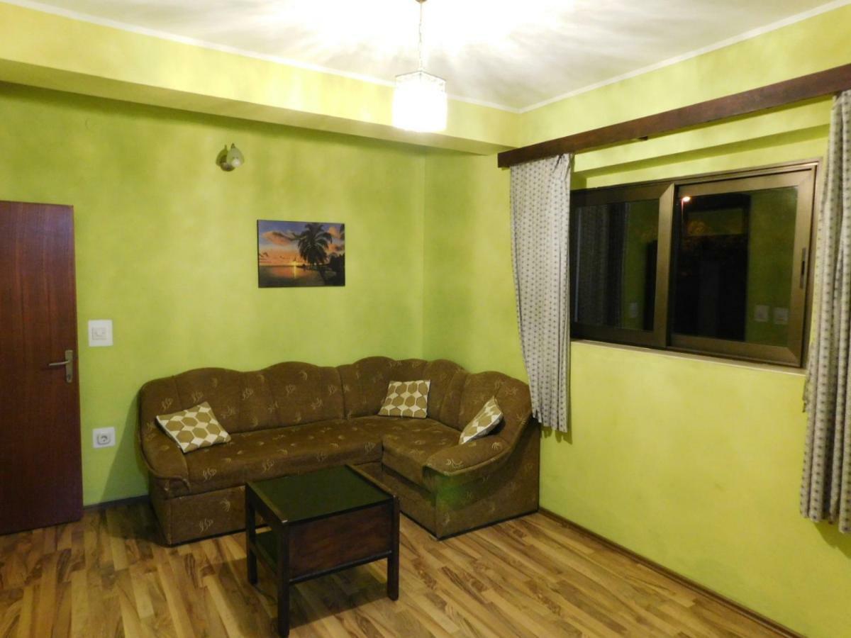 Apartments Leo Janjina Luaran gambar